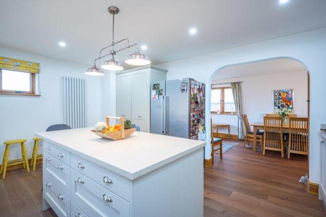 Kitchen / Dini...