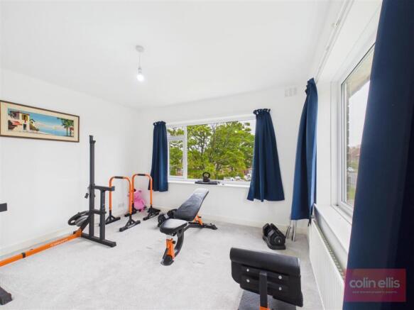 2 bed Flat for sale Image 9