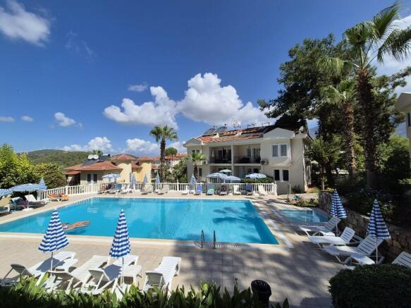 Lovely complex