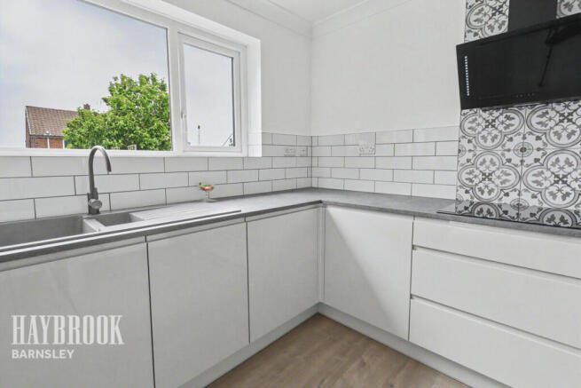 3 bed Semi-Detached for sale Image 6