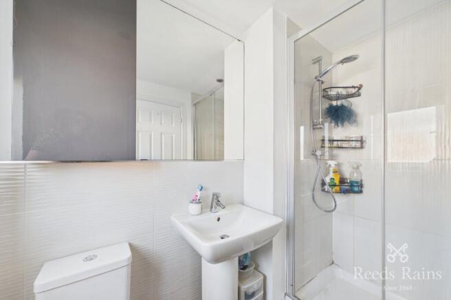 4 bed Detached for sale Image 11