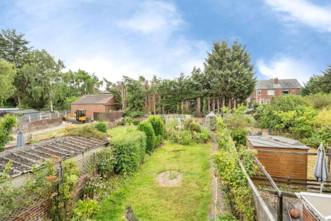 3 bed Semi-Detached for sale Image 4