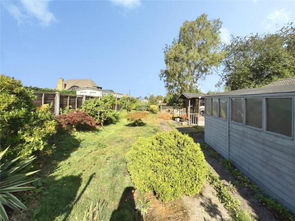 3 bed Semi-Detached to rent Image 6