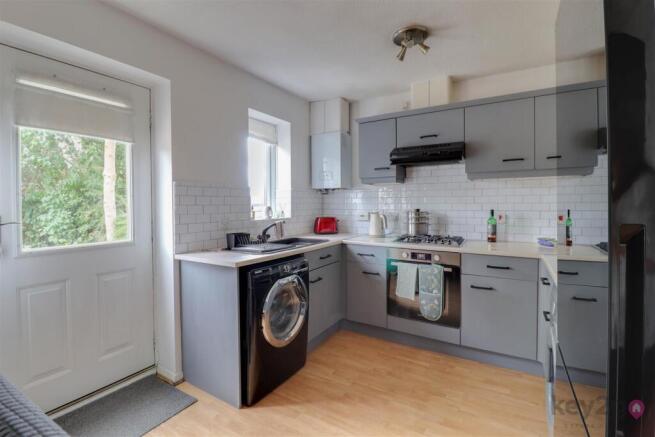 3 bed Semi-Detached for sale Image 4