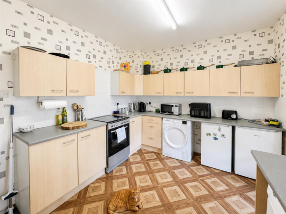 2 bed Terraced for sale Image 5