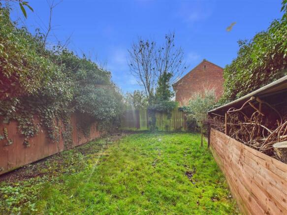 2 bed Semi-Detached for sale Image 11