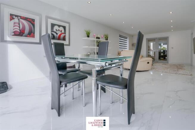 4 bed Detached for sale Image 10