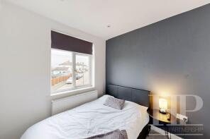 4, Prince Albert Square, Redhill RH1 5AW