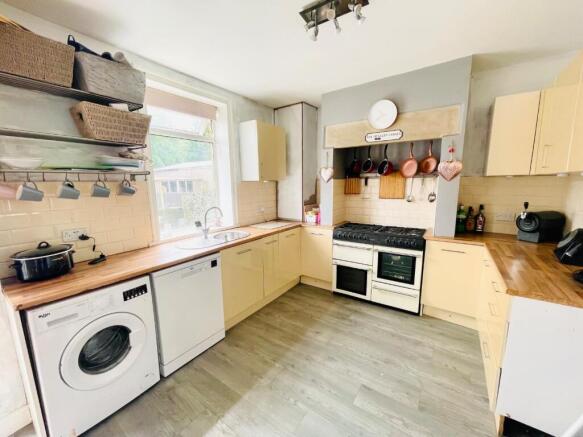 3 bed Terraced for sale Image 11