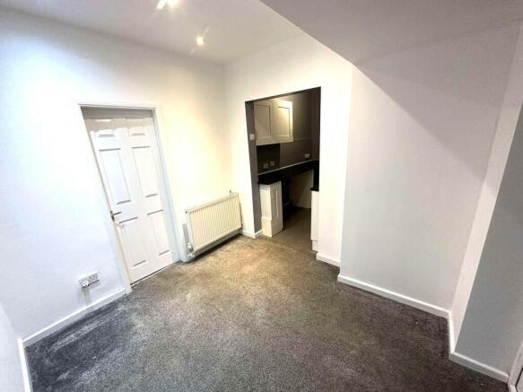 3 bed Terraced to rent Image 4