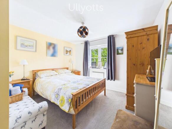 4 bed Detached for sale Image 9