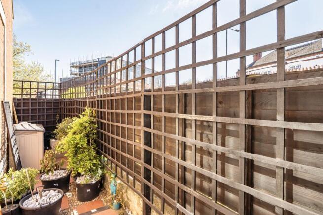 2 bed Apartment for sale Image 8