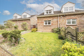 65, Hunters Close, Tring HP23 5PQ