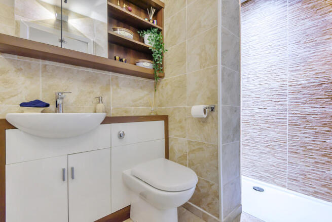 Master Bedroom En...