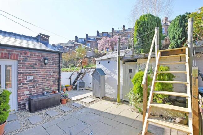3 bed Terraced for sale Image 10