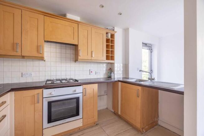 Windmill Road, Slough, SL1 photo 4