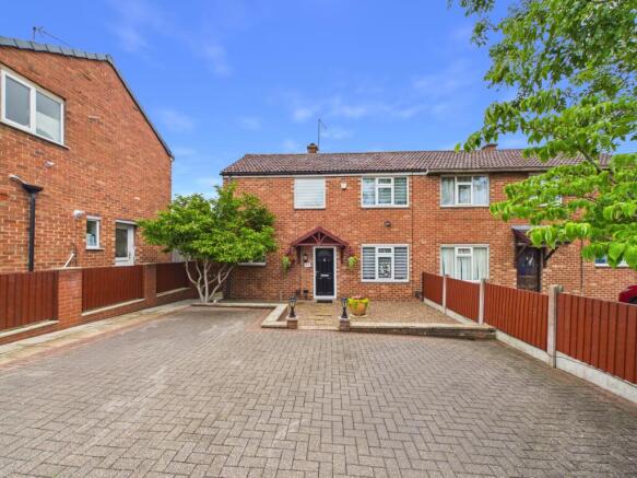 3-bed semi-detached on Isleworth Drive, Mackworth, £240,000