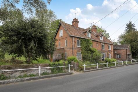 High Street, Easterton, Devizes