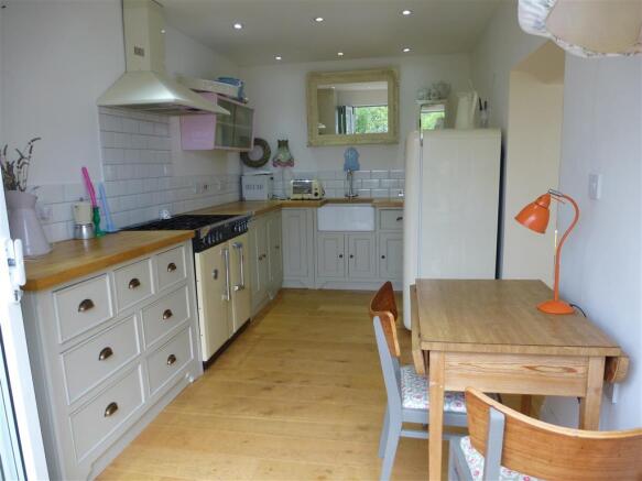 Kitchen/Dining Area