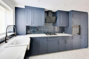 Flat 1, 2a Jubilee Court, Braemar Gardens, West Wickham BR4 0JT