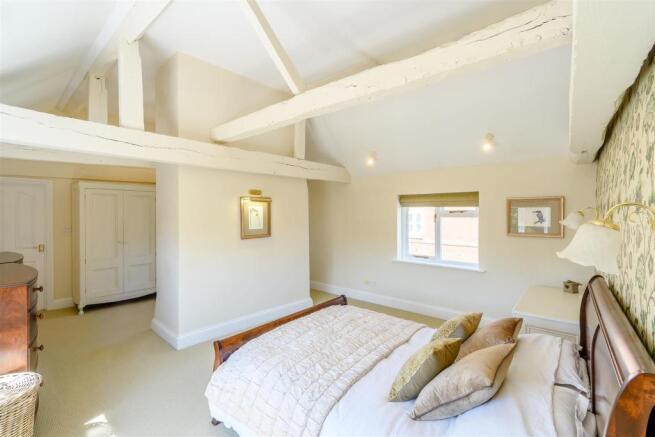 8417441-interior36.jpg