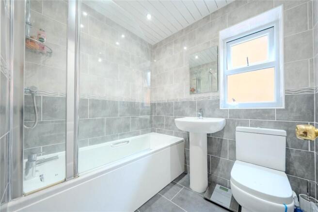 4 bed Detached for sale Image 7