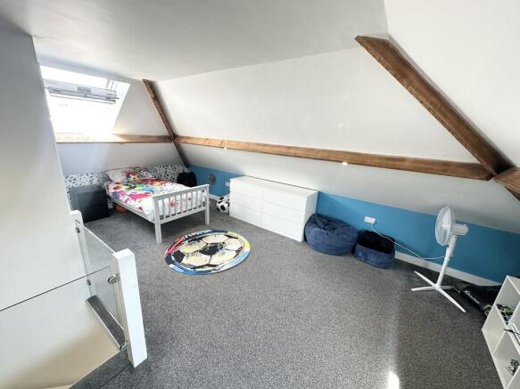 3 bed Semi-Detached to rent Image 12