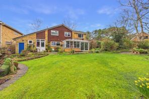 8, Badbury Close, Broadstone BH18 8LR