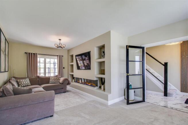 3 bed Semi-Detached for sale Image 5