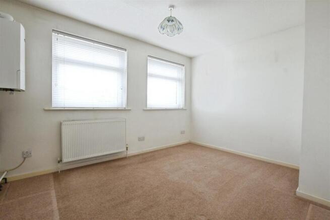 2 bed Semi-Detached for sale Image 4