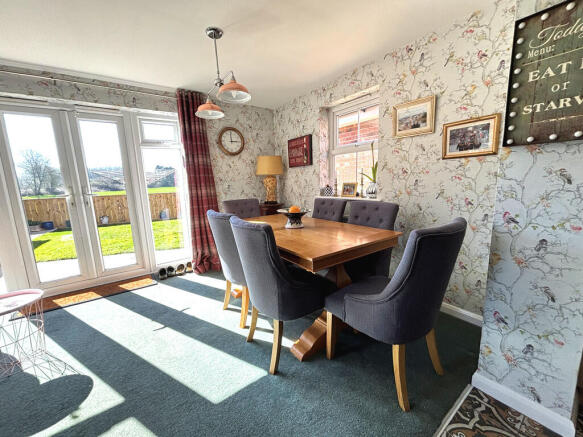 Sitting/Dining Ar...