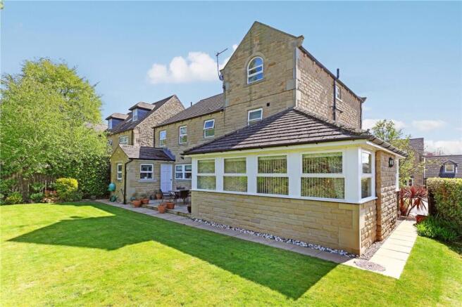 5 bed Detached for sale Image 12