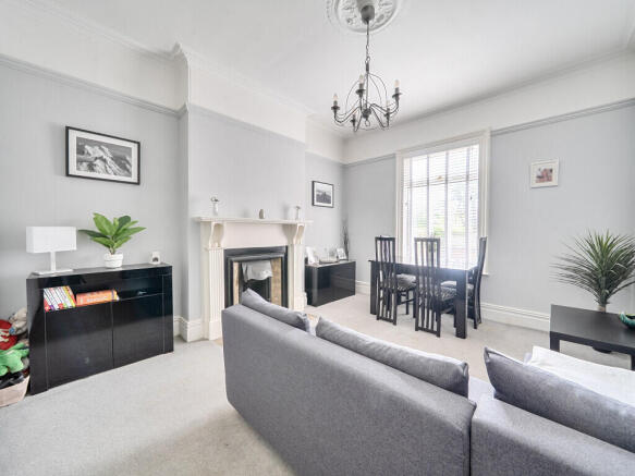 5 bed Semi-Detached for sale Image 8