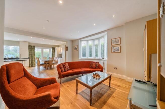 Kitchen and Family Room 2 - Rayleigh Bowdon - EweM