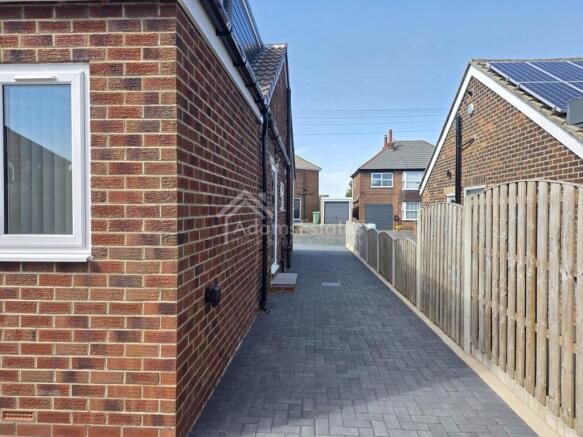 4 bed Semi-Detached for sale Image 12