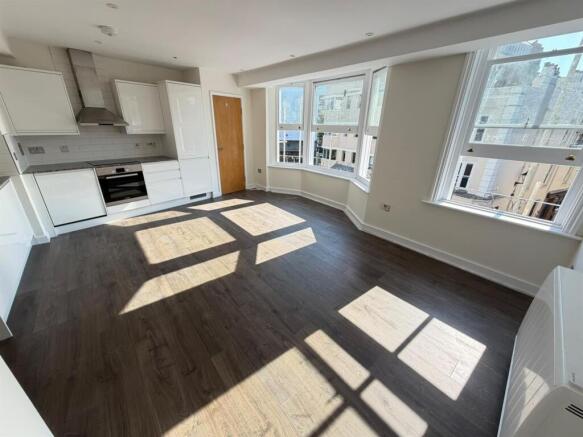 Flat 1 Wharf place Lounge.jpg