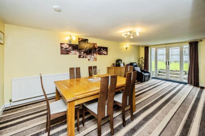 4 bed Detached for sale Image 4