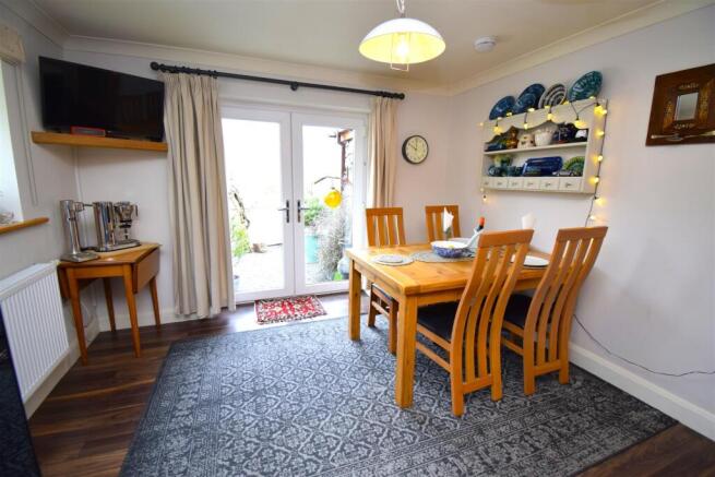 Dining Area.JPG