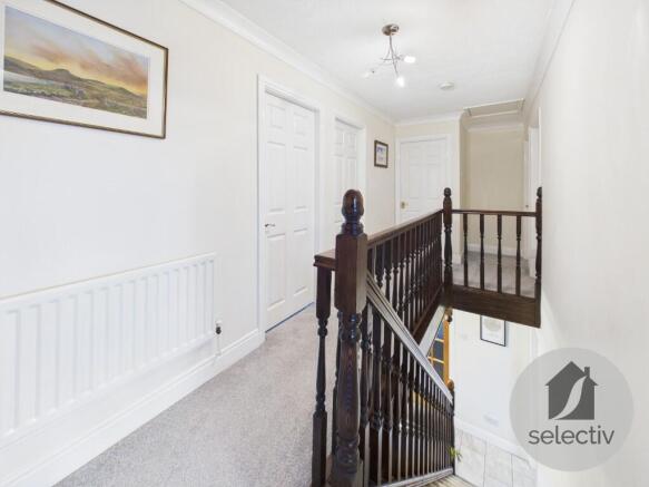 5 bed Detached for sale Image 12