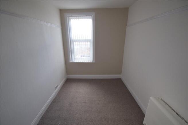 2 bed Apartment to rent Image 5