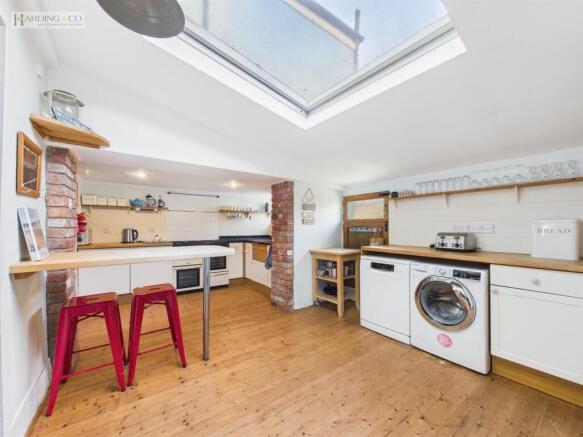 Kitchen breakfast room ii.jpg