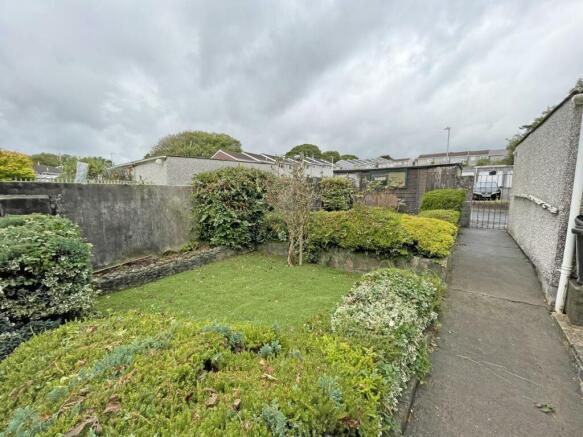 Dover Road 2 Garden 2.jpg