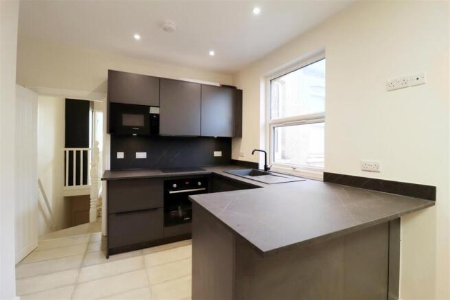 KITCHEN/BREAKFAST ROOM