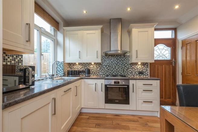 3 bed Semi-Detached for sale Image 9