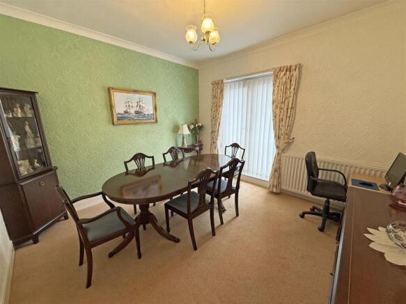 Glendale Avenue Dining Room.jpg