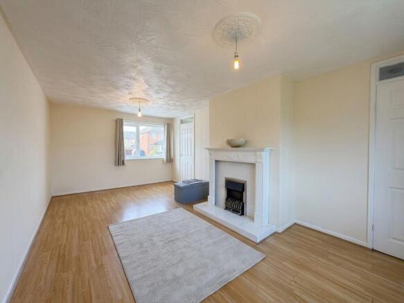 Cheviot Court, Carlton-In-Lindrick, S81 photo 4