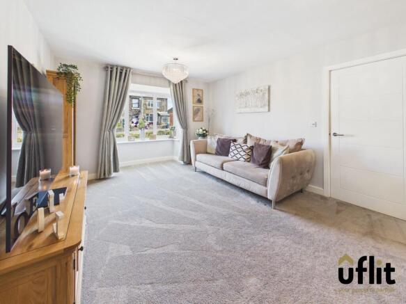 5 bed Detached for sale Image 7