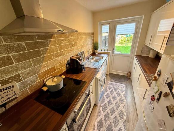 BR33 Kitchen.jpg