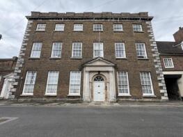 9 Case, 15 Lath Mansion, Nelson Street, King's Lynn PE30 5DY