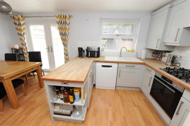 3 bed Town House for sale Image 10